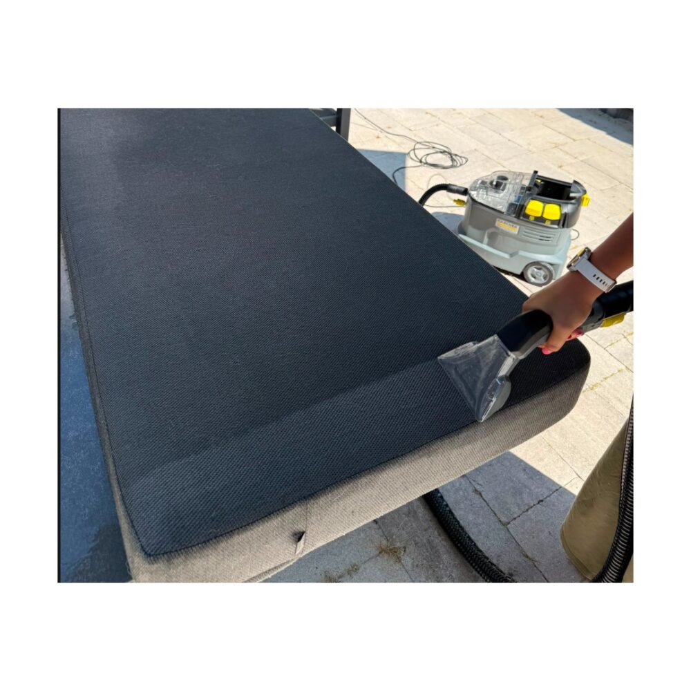 Kärcher Puzzi 8/1 Huren | Tapijtreiniger Verhuur | Bekledingsreiniger Huren | Bank Reinigen | Autostoelen Reinigen | Inclusief 4 Meter Slang, Reinigingsmiddel & Antischuim