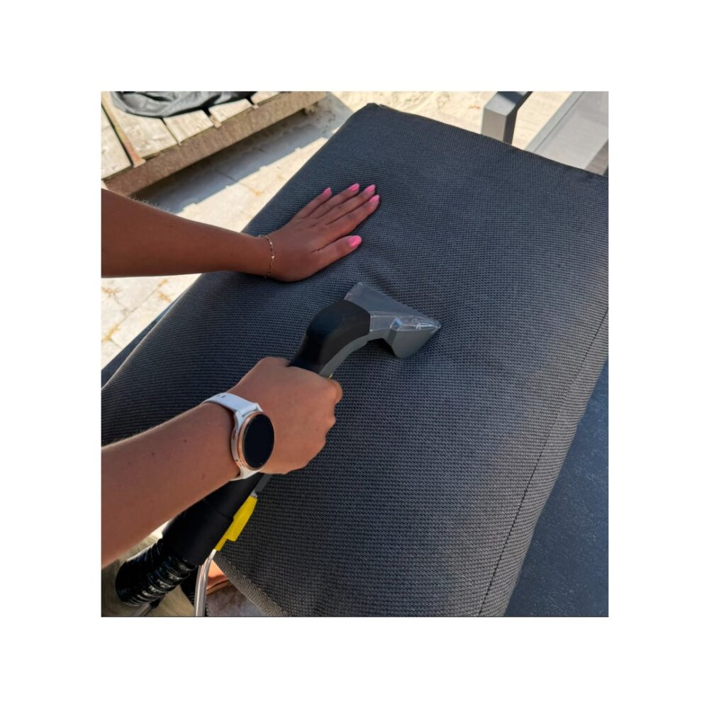 Kärcher Puzzi 8/1 Huren | Tapijtreiniger Verhuur | Bekledingsreiniger Huren | Bank Reinigen | Autostoelen Reinigen | Inclusief 4 Meter Slang, Reinigingsmiddel & Antischuim